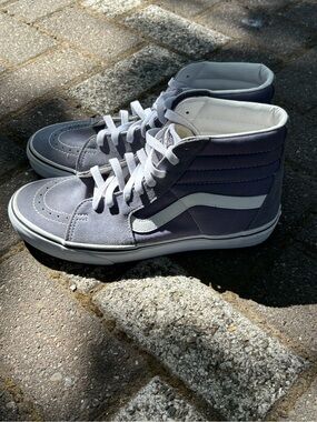 Vans Men’s Sk8-Hi High-Top Sneakers in Gray and White Size 9